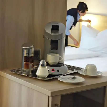ホテル Amber Econtel 3*