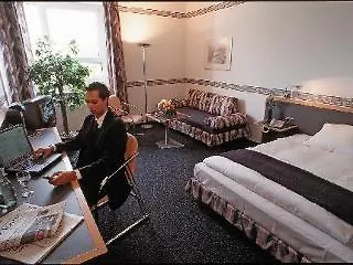 Amber Econtel 3*