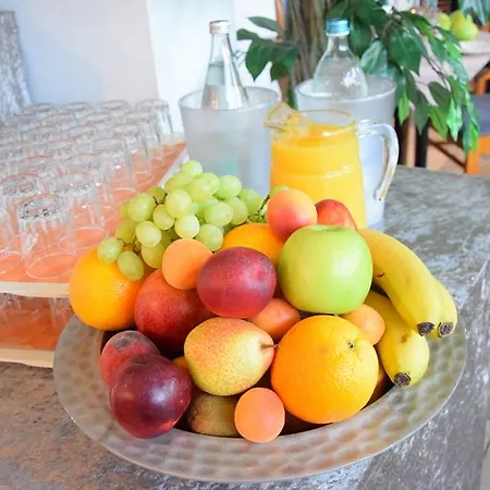 Hotel Amber Econtel 3*