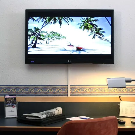 Amber Econtel Hotel 3*