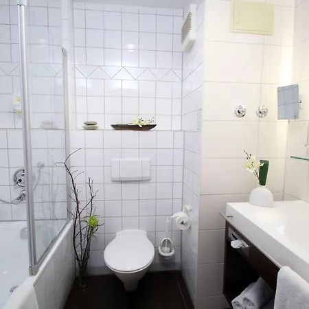 Amber Econtel Hotel 3*