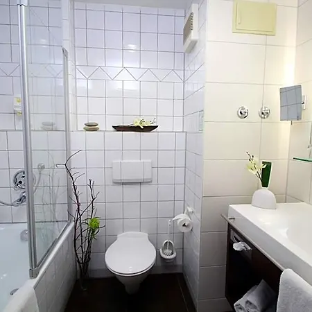 מלון Amber Econtel 3*
