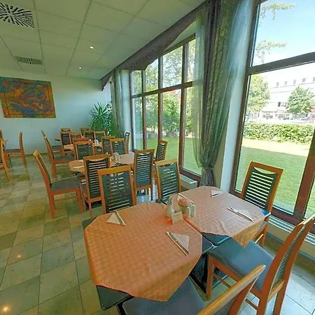 מלון Amber Econtel