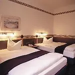Hotel Amber Econtel 3*