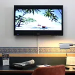 Amber Econtel Hotel 3*