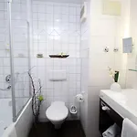Amber Econtel Hotel 3*